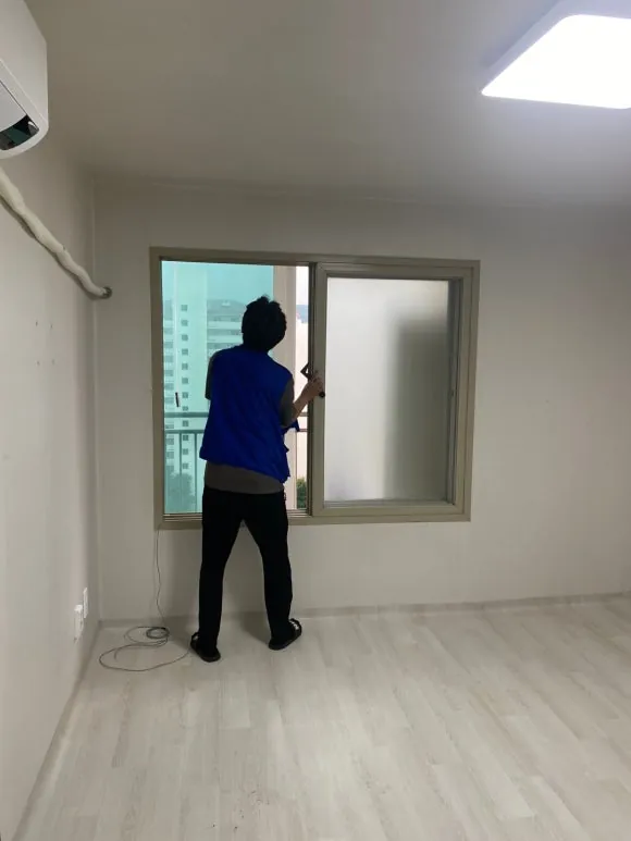 아파트 창틀 청소 업체가 알려주는 10분 만에 해결하는 방법 5